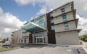 Holiday Inn Express & Suites Miami Airport & Intermodal Area